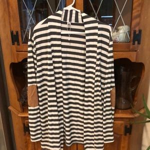 2XL gray and white striped cardigan